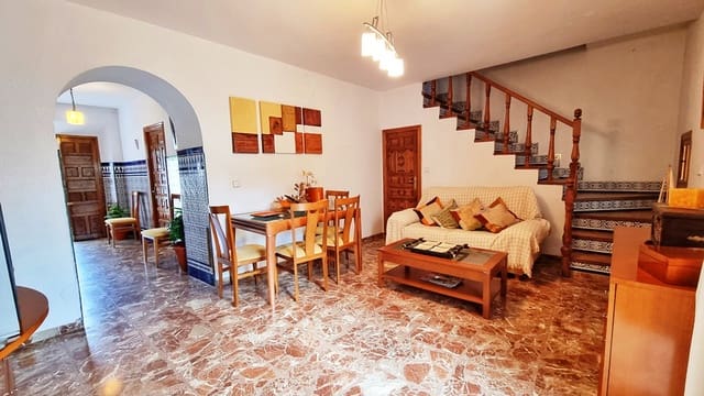 5 bedroom Townhouse for sale in Corteconcepción with garage - € 159,000 (Ref: 9024313)