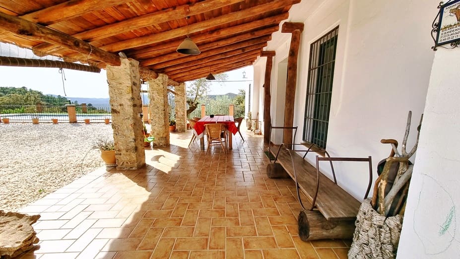 4 soveværelse Finca/Landehus til salg i Cortegana med swimmingpool garage - € 520.000 (Ref: 9037472)