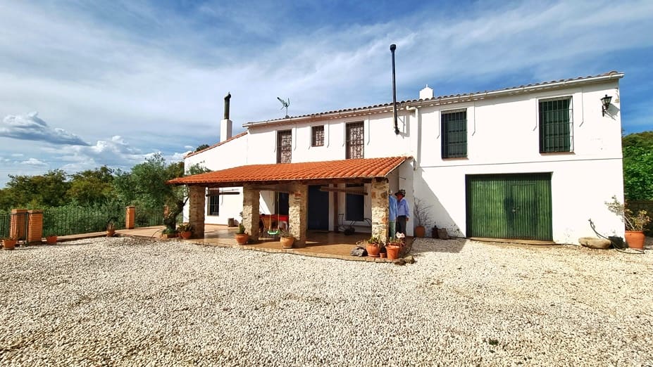 4 soveværelse Finca/Landehus til salg i Cortegana med swimmingpool garage - € 520.000 (Ref: 9037472)