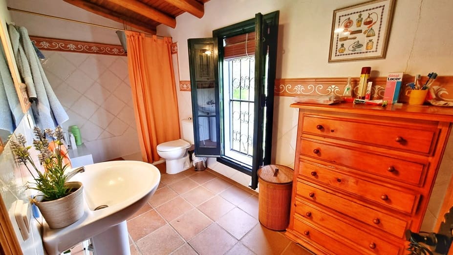 4 soveværelse Finca/Landehus til salg i Cortegana med swimmingpool garage - € 520.000 (Ref: 9037472)