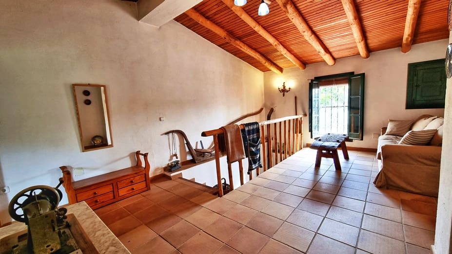 4 soveværelse Finca/Landehus til salg i Cortegana med swimmingpool garage - € 520.000 (Ref: 9037472)