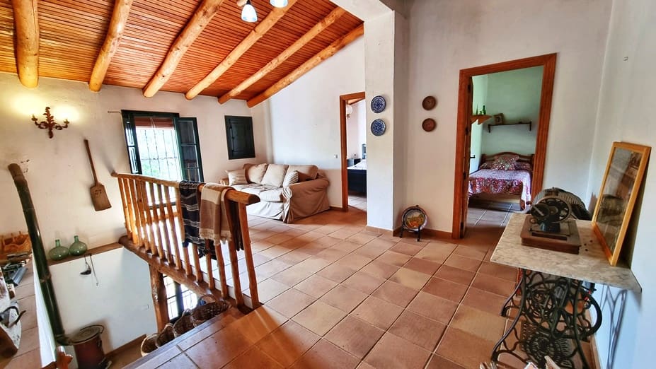 4 soveværelse Finca/Landehus til salg i Cortegana med swimmingpool garage - € 520.000 (Ref: 9037472)