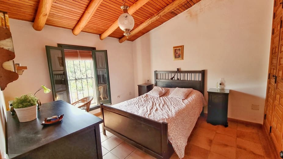 4 soveværelse Finca/Landehus til salg i Cortegana med swimmingpool garage - € 520.000 (Ref: 9037472)