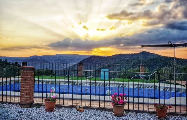4 chambre Finca/Maison de Campagne à vendre à Cortegana avec piscine garage - 520 000 € (Ref: 9037472)