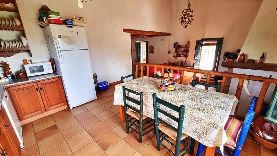 4 soveværelse Finca/Landehus til salg i Cortegana med swimmingpool garage - € 520.000 (Ref: 9037472)