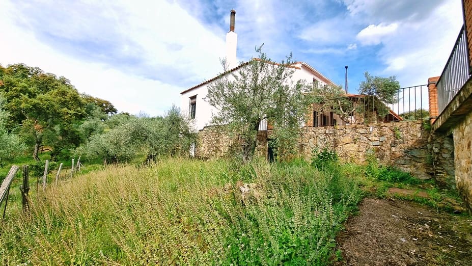 4 soveværelse Finca/Landehus til salg i Cortegana med swimmingpool garage - € 520.000 (Ref: 9037472)