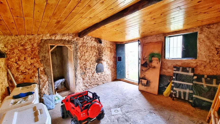 4 soveværelse Finca/Landehus til salg i Cortegana med swimmingpool garage - € 520.000 (Ref: 9037472)