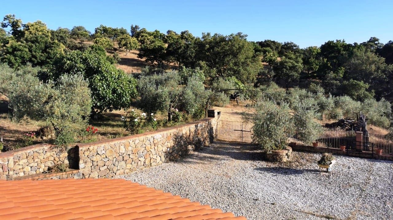 4 soveværelse Finca/Landehus til salg i Cortegana med swimmingpool garage - € 520.000 (Ref: 9037472)