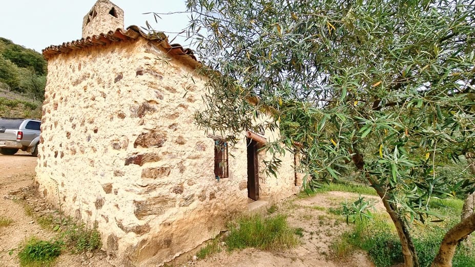 4 soveværelse Finca/Landehus til salg i Cortegana med swimmingpool garage - € 520.000 (Ref: 9037472)