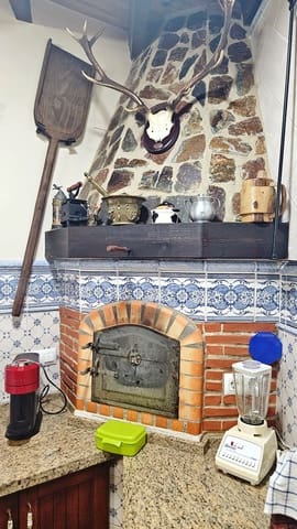 10 soveværelse Finca/Landehus til salg i El Castillo de las Guardas med swimmingpool - € 575.000 (Ref: 9131415)