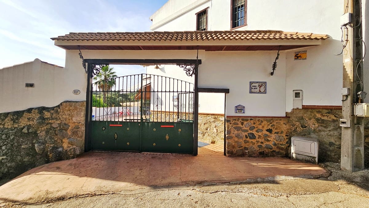 10 soverom Finca/Herregård til salgs i El Castillo de las Guardas med svømmebasseng - € 575 000 (Ref: 9131415)