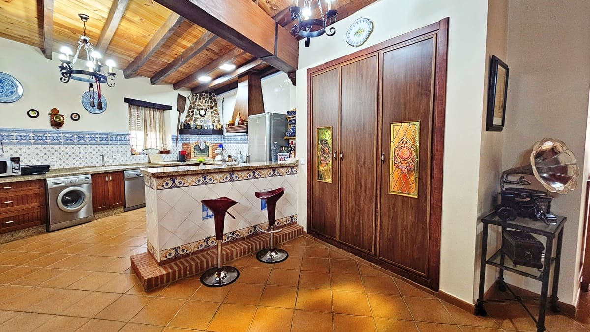 10 soverom Finca/Herregård til salgs i El Castillo de las Guardas med svømmebasseng - € 575 000 (Ref: 9131415)