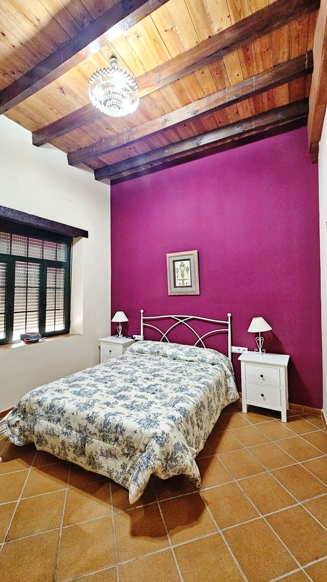 10 soverom Finca/Herregård til salgs i El Castillo de las Guardas med svømmebasseng - € 575 000 (Ref: 9131415)