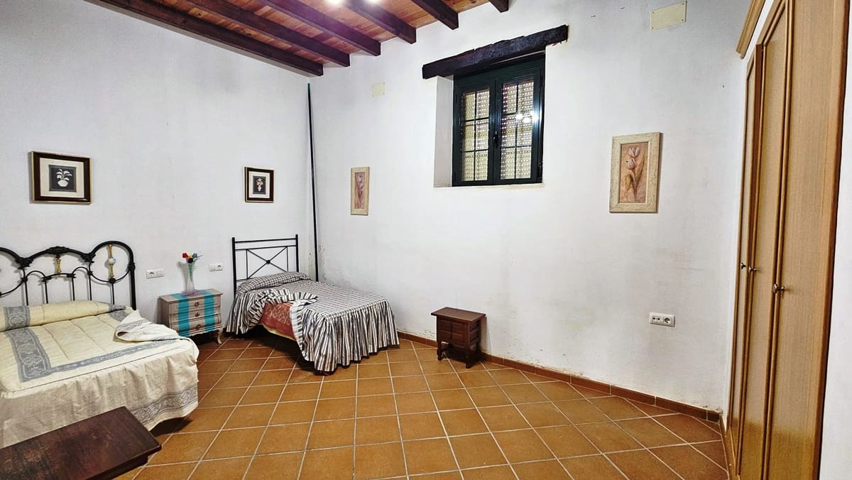 10 soverom Finca/Herregård til salgs i El Castillo de las Guardas med svømmebasseng - € 575 000 (Ref: 9131415)