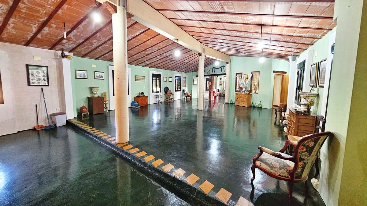 10 soverom Finca/Herregård til salgs i El Castillo de las Guardas med svømmebasseng - € 575 000 (Ref: 9131415)