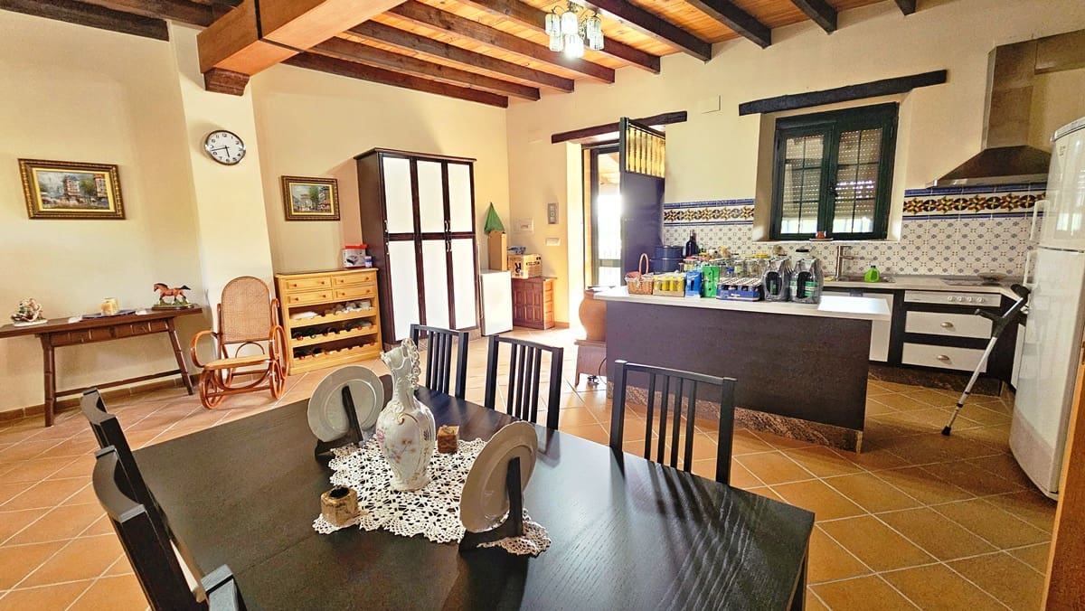 10 soverom Finca/Herregård til salgs i El Castillo de las Guardas med svømmebasseng - € 575 000 (Ref: 9131415)