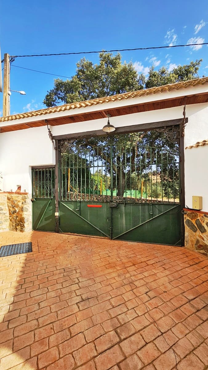 10 soverom Finca/Herregård til salgs i El Castillo de las Guardas med svømmebasseng - € 575 000 (Ref: 9131415)