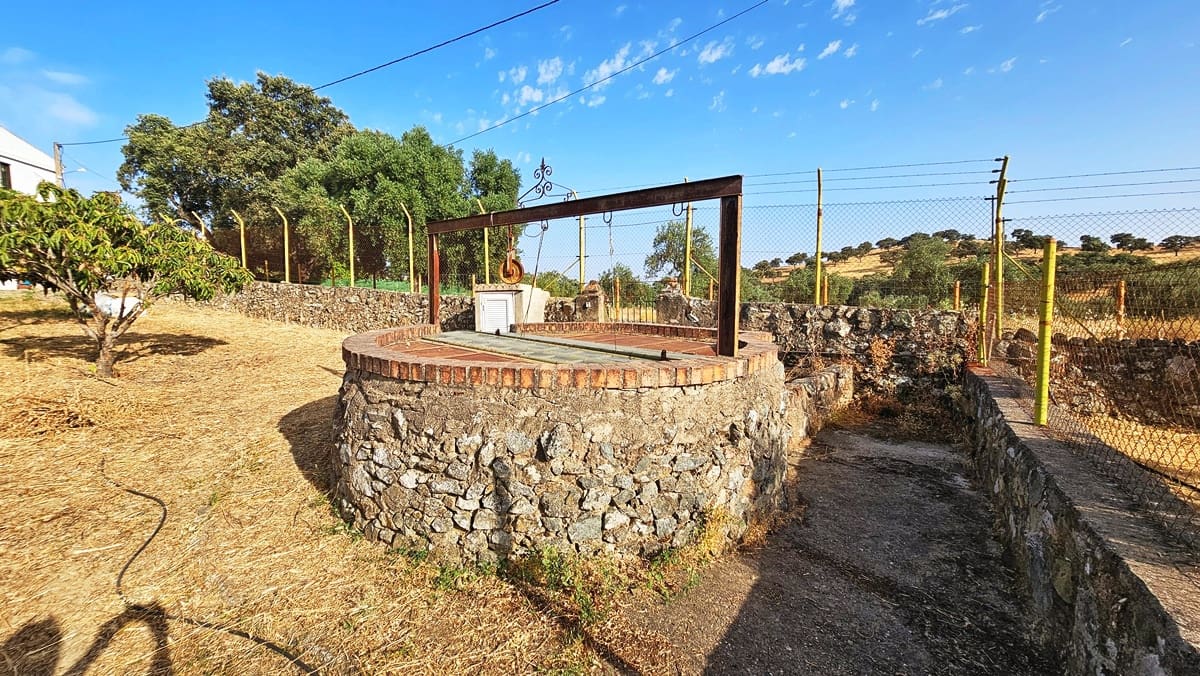 10 soverom Finca/Herregård til salgs i El Castillo de las Guardas med svømmebasseng - € 575 000 (Ref: 9131415)