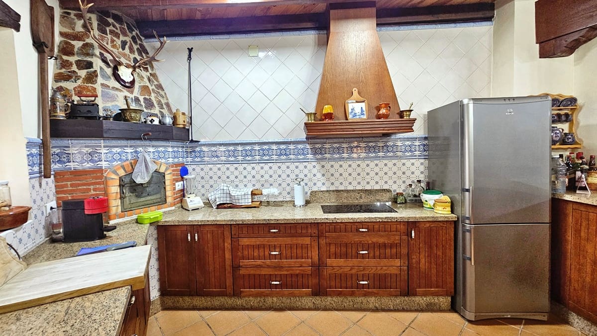 10 soverom Finca/Herregård til salgs i El Castillo de las Guardas med svømmebasseng - € 575 000 (Ref: 9131415)