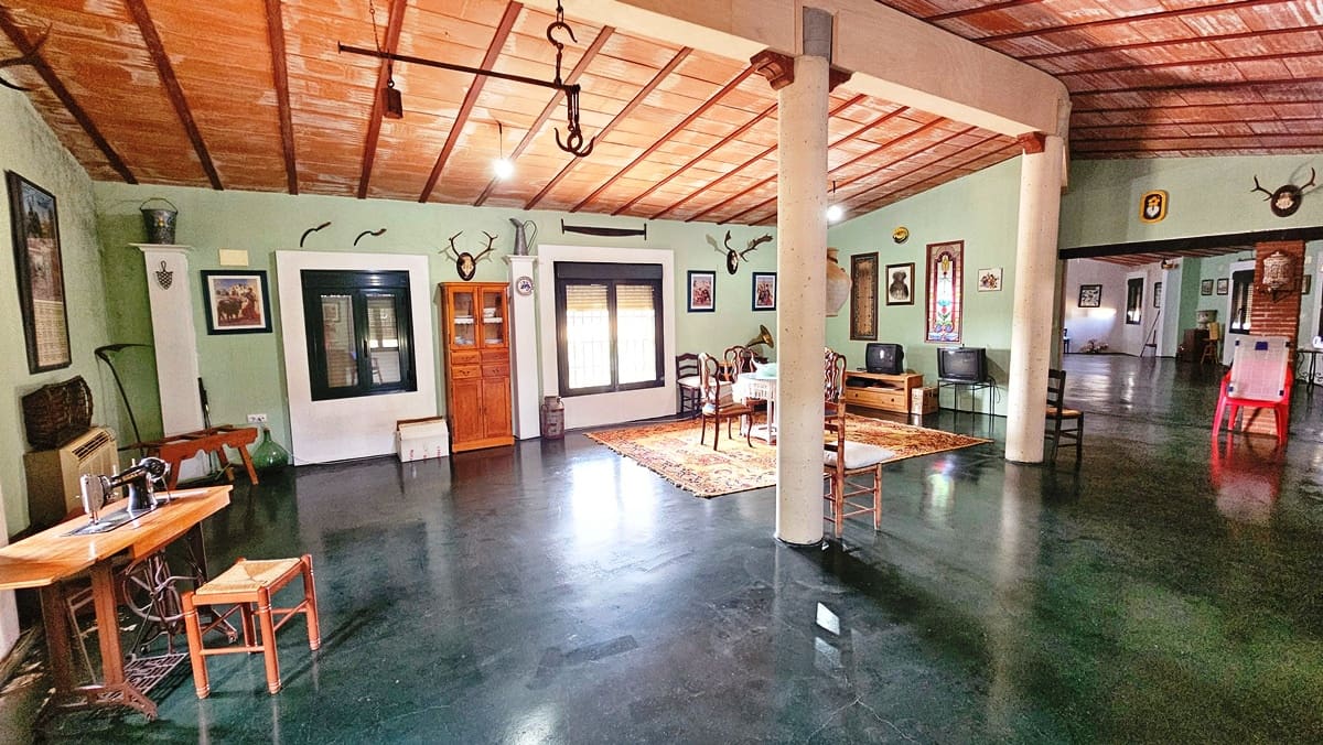 10 soverom Finca/Herregård til salgs i El Castillo de las Guardas med svømmebasseng - € 575 000 (Ref: 9131415)