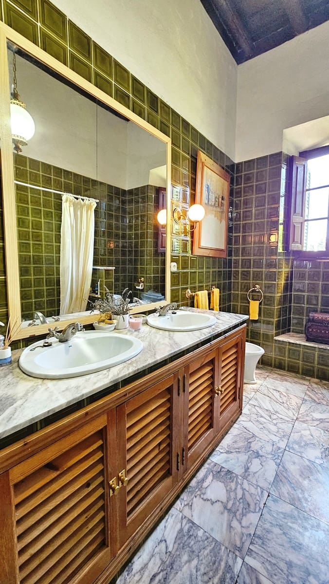 5 soverom Hus til salgs i Aracena med svømmebasseng garasje - € 890 000 (Ref: 9143361)