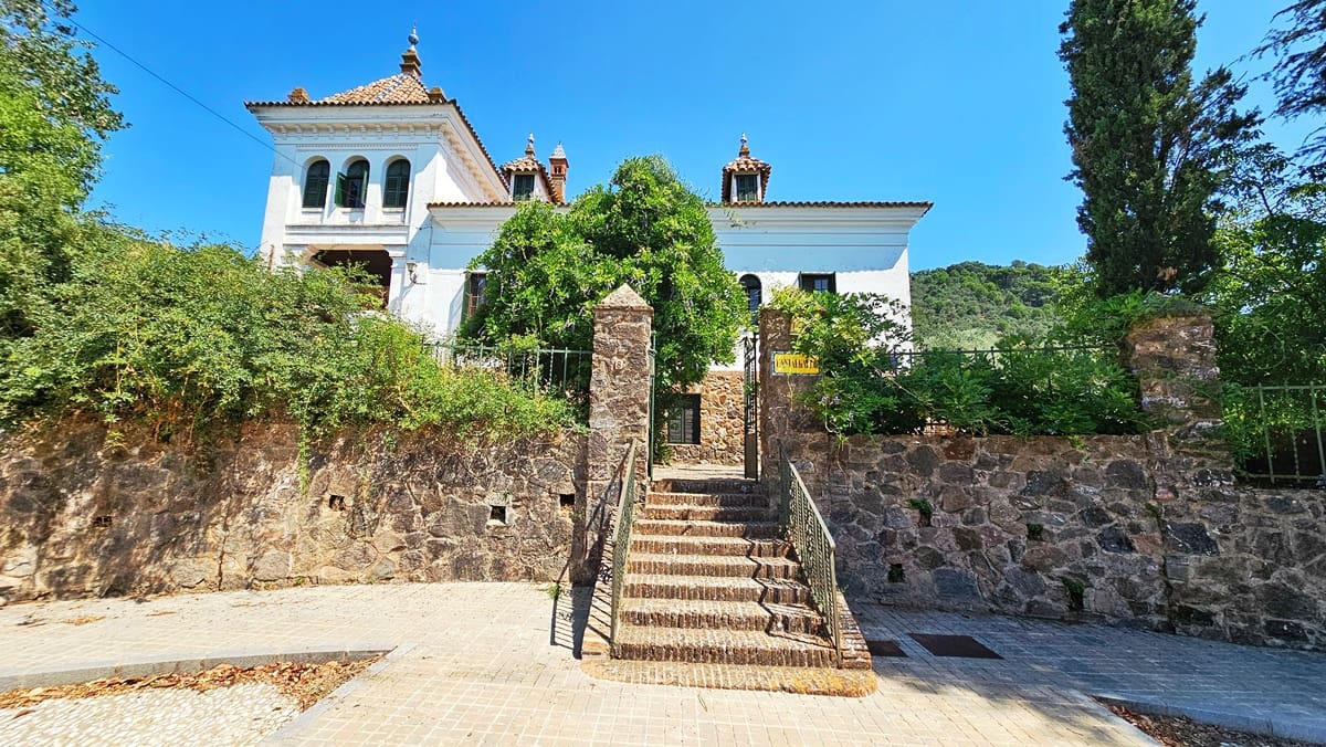 5 soverom Hus til salgs i Aracena med svømmebasseng garasje - € 890 000 (Ref: 9143361)