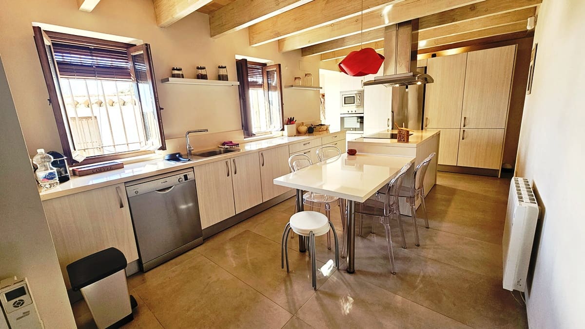 5 bedroom Finca/Country House for sale in Alajar - € 590,000 (Ref: 9471054)