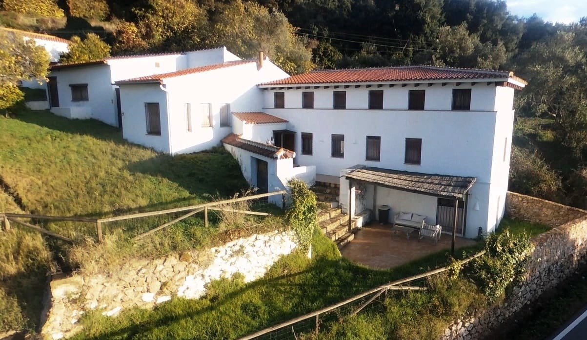 5 bedroom Finca/Country House for sale in Alajar - € 590,000 (Ref: 9471054)