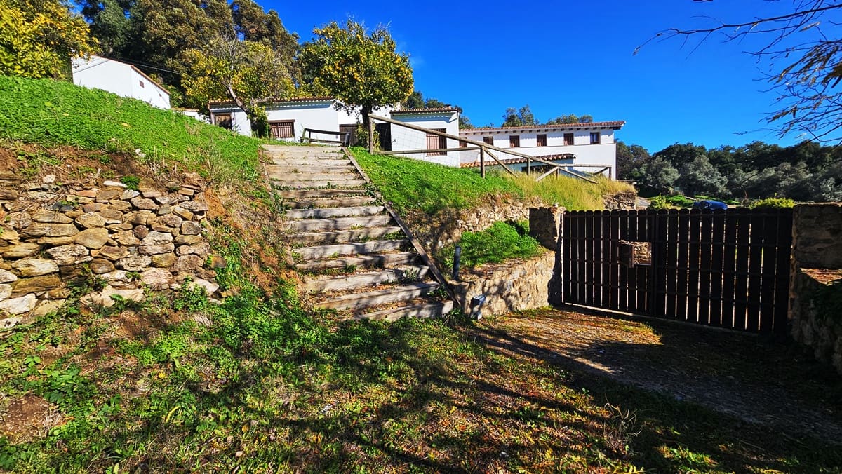 5 bedroom Finca/Country House for sale in Alajar - € 590,000 (Ref: 9471054)