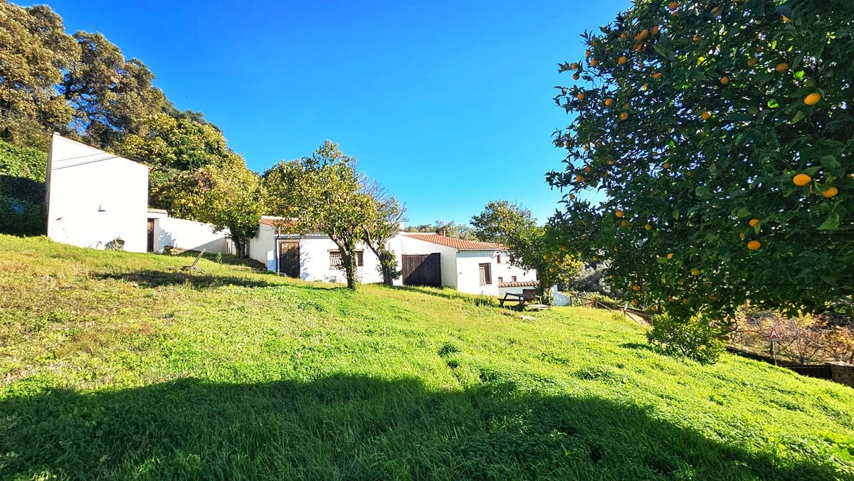 5 bedroom Finca/Country House for sale in Alajar - € 590,000 (Ref: 9471054)