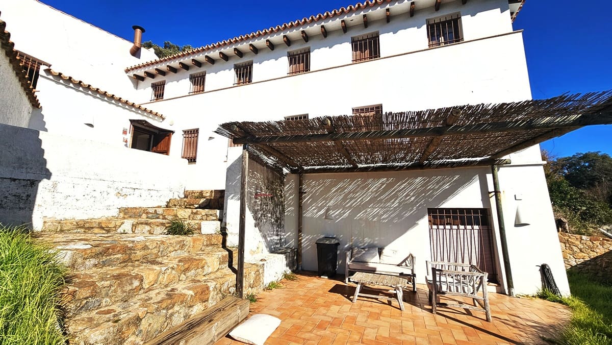 5 bedroom Finca/Country House for sale in Alajar - € 590,000 (Ref: 9471054)