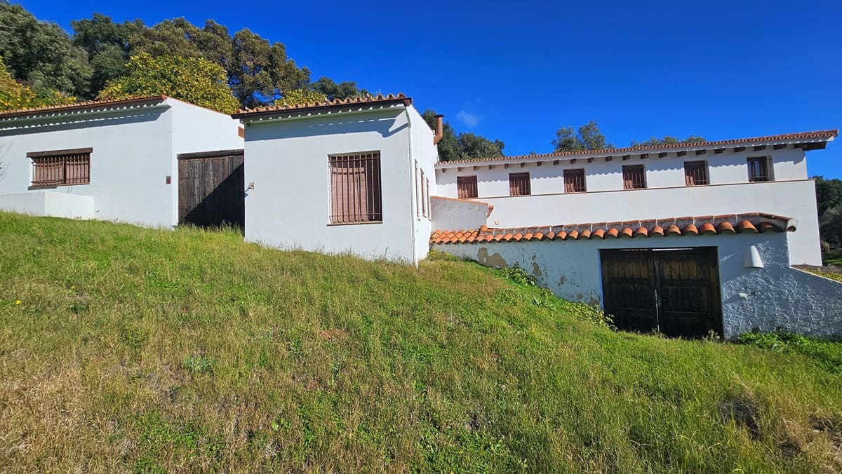 5 bedroom Finca/Country House for sale in Alajar - € 590,000 (Ref: 9471054)