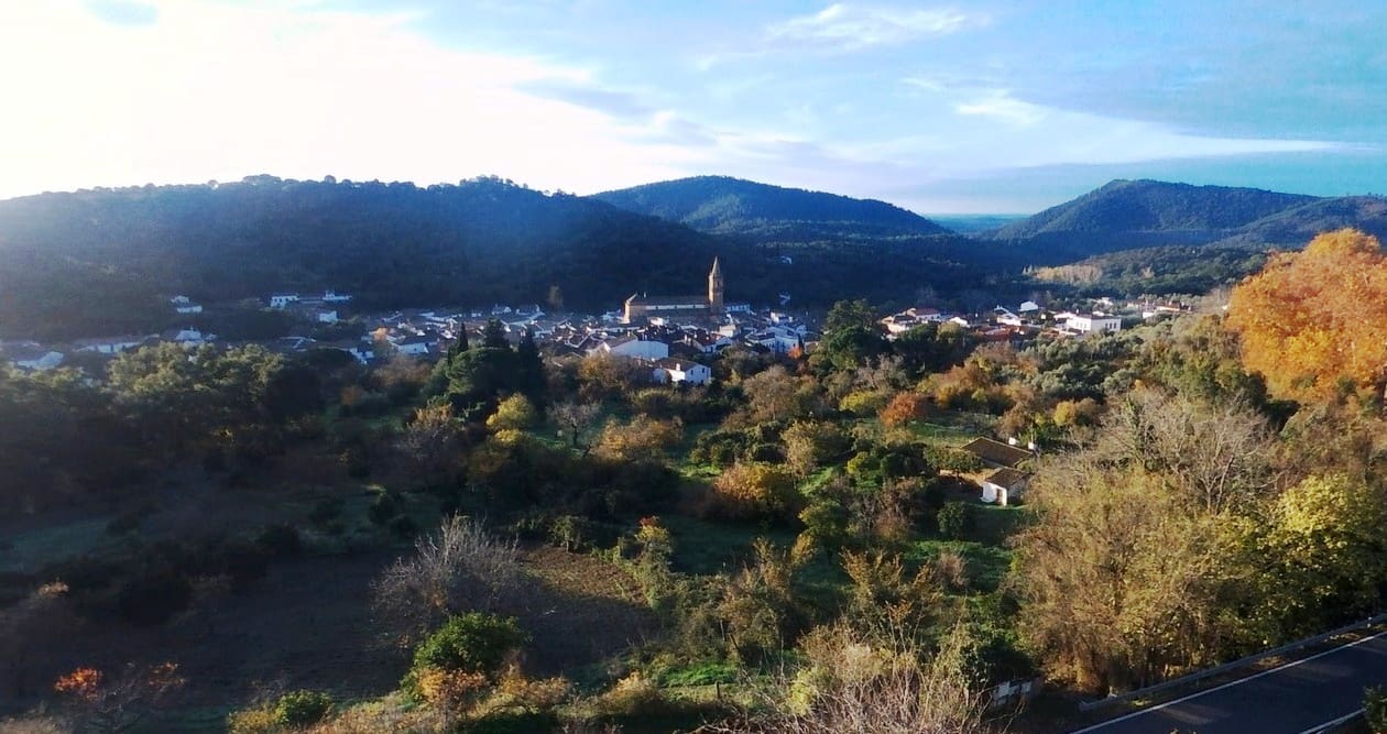 5 bedroom Finca/Country House for sale in Alajar - € 590,000 (Ref: 9471054)