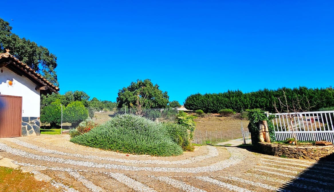 Finca/Casa Rural de 4 habitaciones en Cortelazor en venta con piscina - 398.000 € (Ref: 9471055)