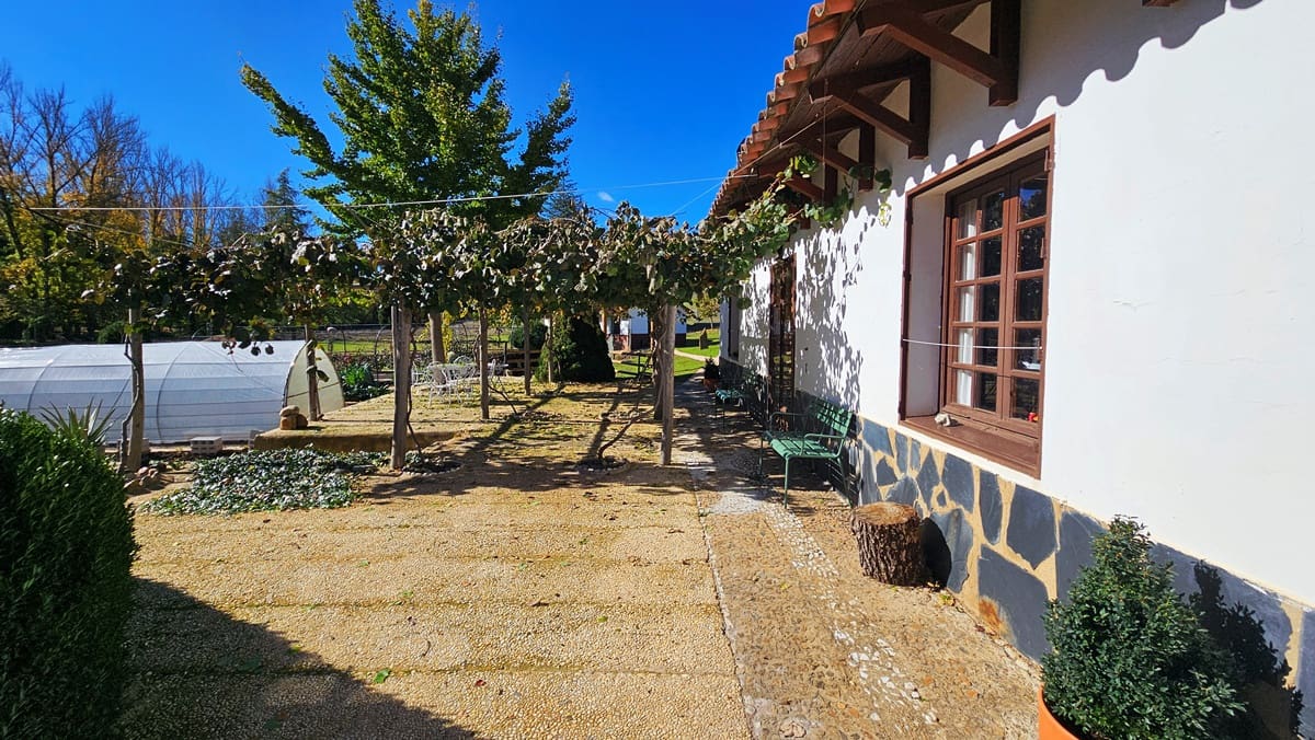 Finca/Casa Rural de 4 habitaciones en Cortelazor en venta con piscina - 398.000 € (Ref: 9471055)