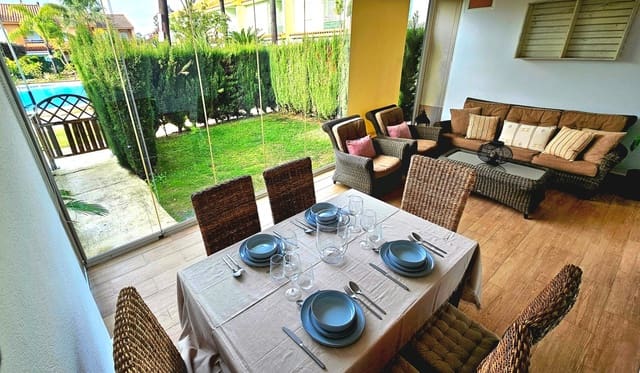 3 bedroom Townhouse for holiday rental in La Antilla, Lepe with pool garage - € 900 (Ref: 9569616)