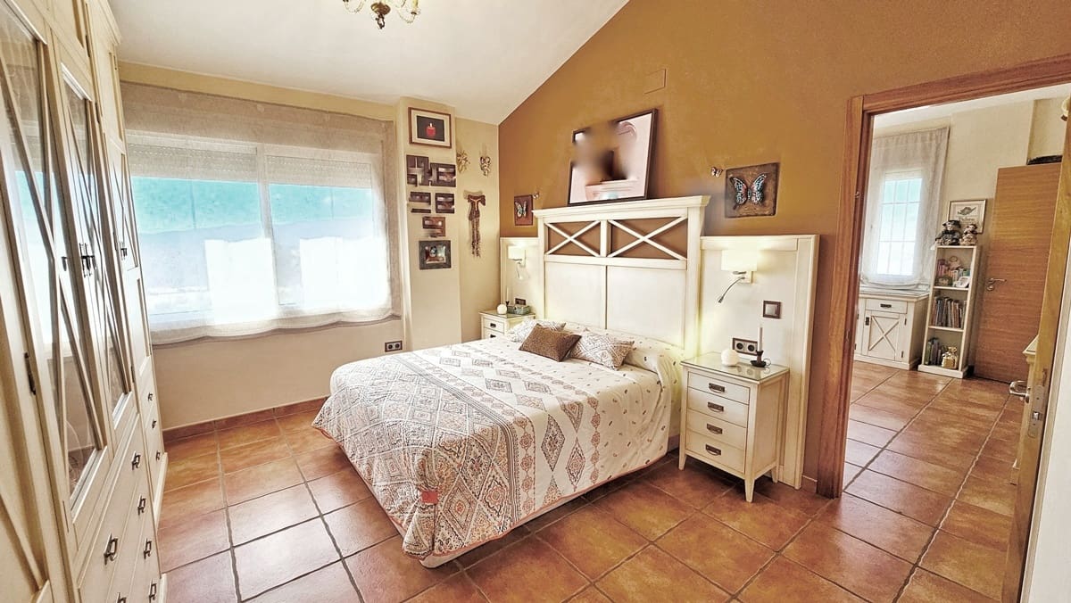 5 bedroom Finca/Country House for sale in Canaveral de Leon with garage - € 437,000 (Ref: 9734144)