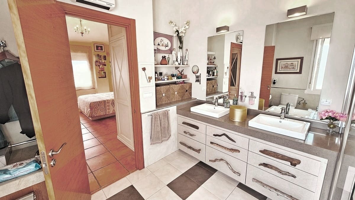 5 bedroom Finca/Country House for sale in Canaveral de Leon with garage - € 437,000 (Ref: 9734144)