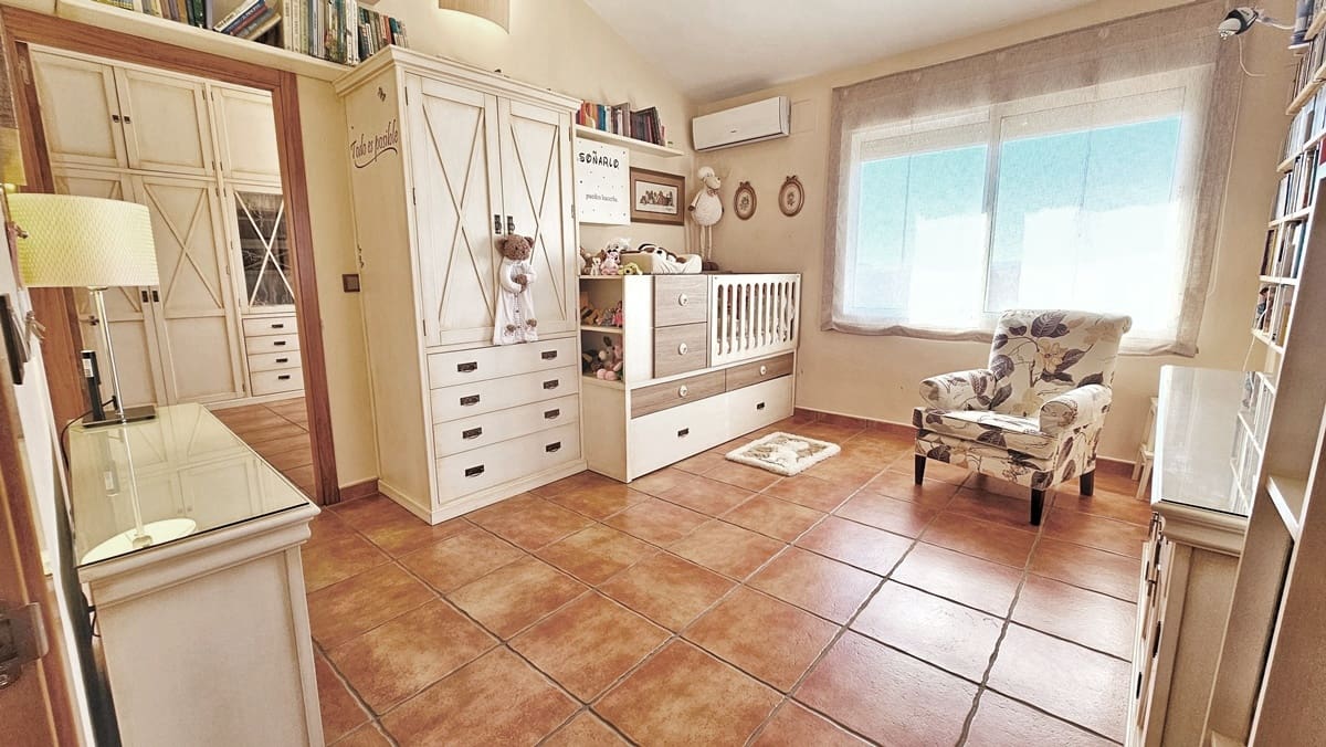 5 bedroom Finca/Country House for sale in Canaveral de Leon with garage - € 437,000 (Ref: 9734144)