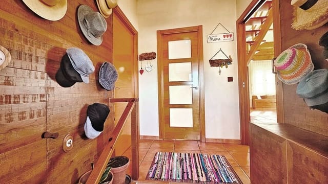 5 bedroom Finca/Country House for sale in Cañaveral de León with garage - € 437,000 (Ref: 9734144)