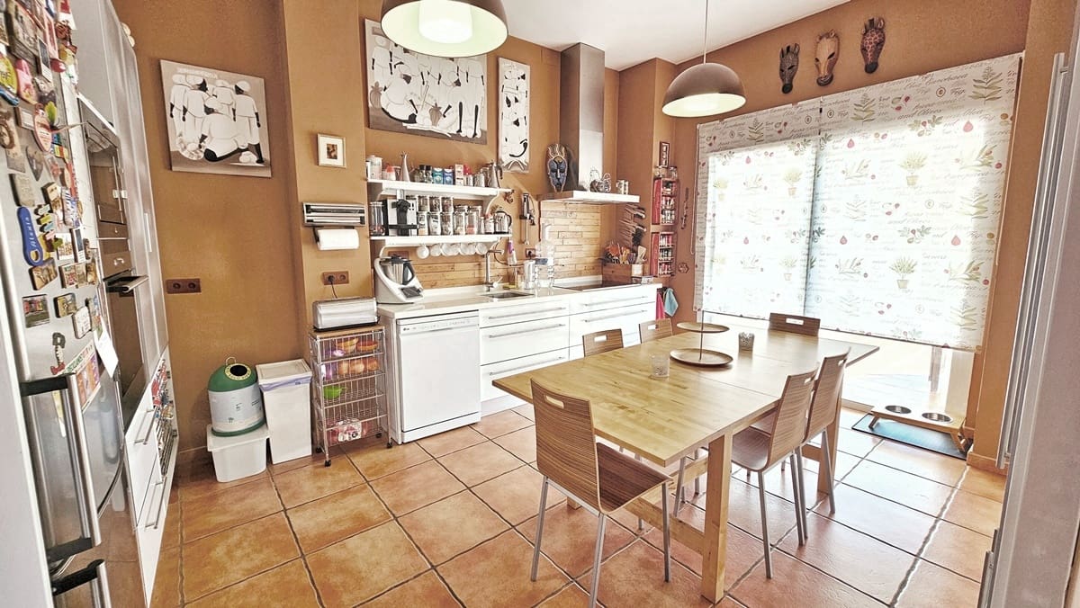 5 bedroom Finca/Country House for sale in Canaveral de Leon with garage - € 437,000 (Ref: 9734144)