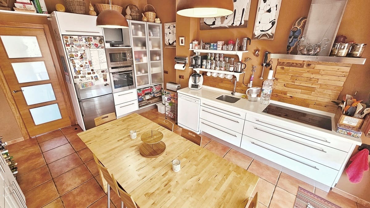 5 bedroom Finca/Country House for sale in Canaveral de Leon with garage - € 437,000 (Ref: 9734144)