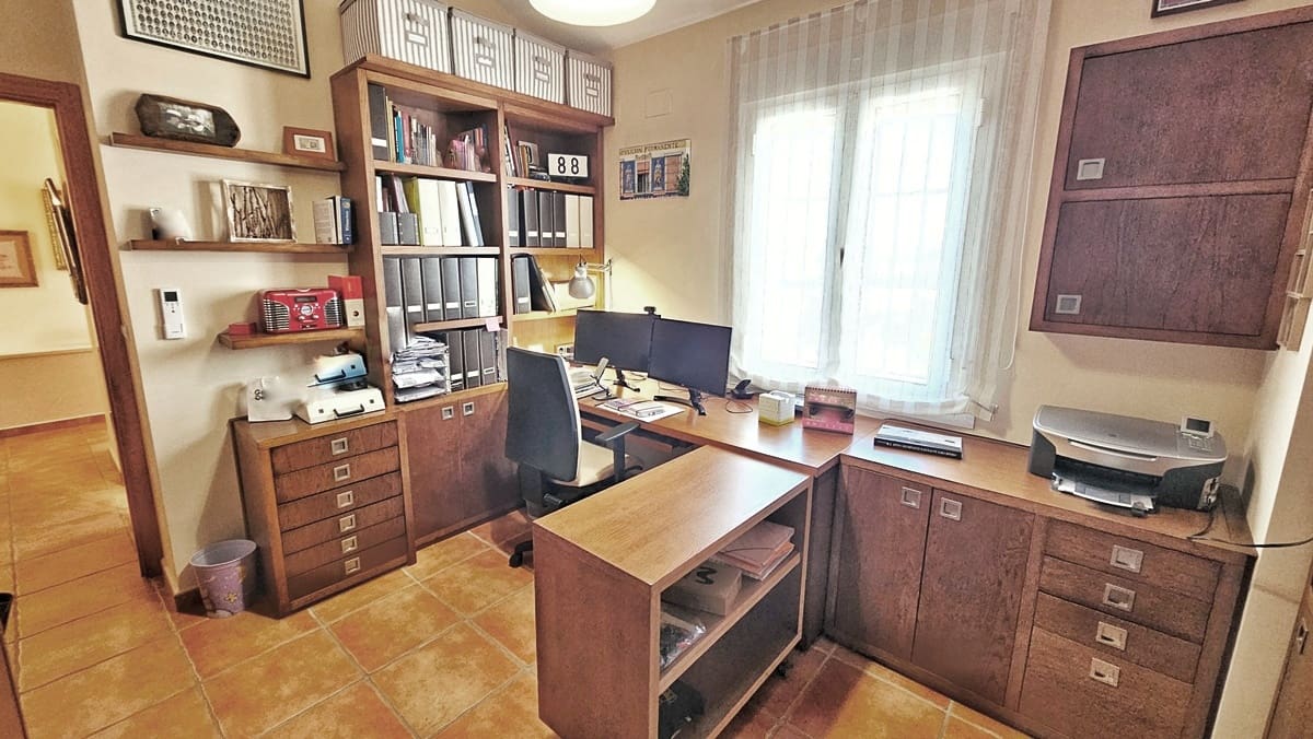 5 bedroom Finca/Country House for sale in Canaveral de Leon with garage - € 437,000 (Ref: 9734144)