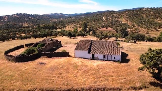4 Zimmer Finca/Landgut zu verkaufen in Aracena - 750.000 € (Ref: 9857777)