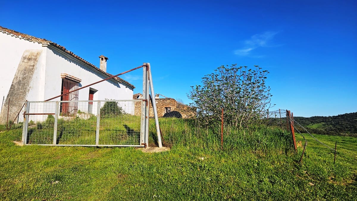 4 bedroom Finca/Country House for sale in Aracena - € 750,000 (Ref: 9857777)