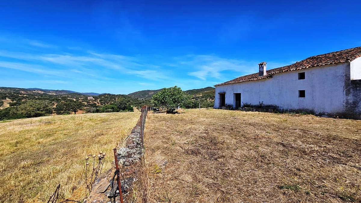 4 bedroom Finca/Country House for sale in Aracena - € 750,000 (Ref: 9857777)
