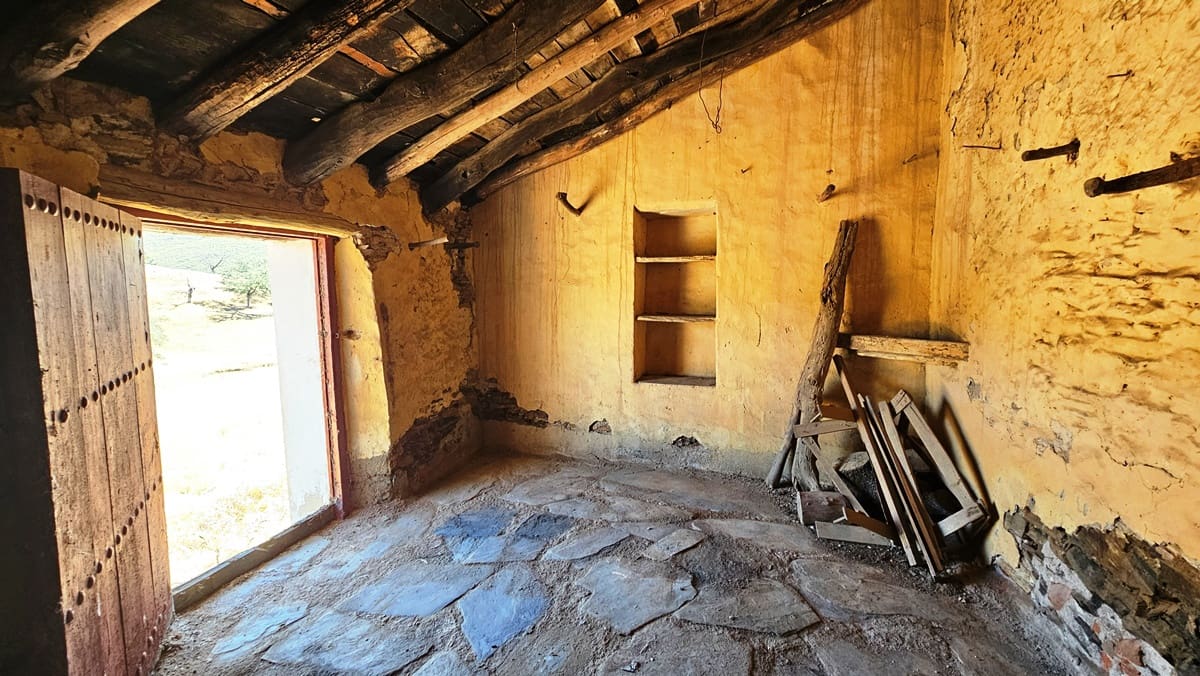 4 bedroom Finca/Country House for sale in Aracena - € 750,000 (Ref: 9857777)
