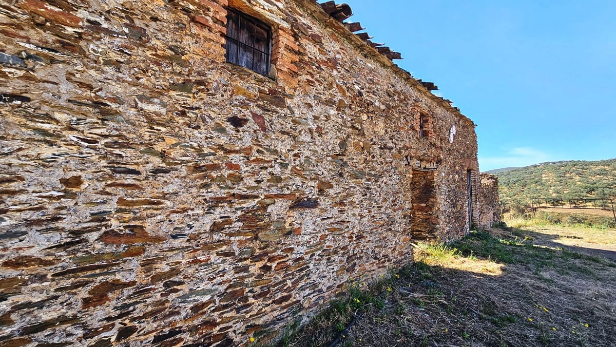 4 bedroom Finca/Country House for sale in Aracena - € 750,000 (Ref: 9857777)