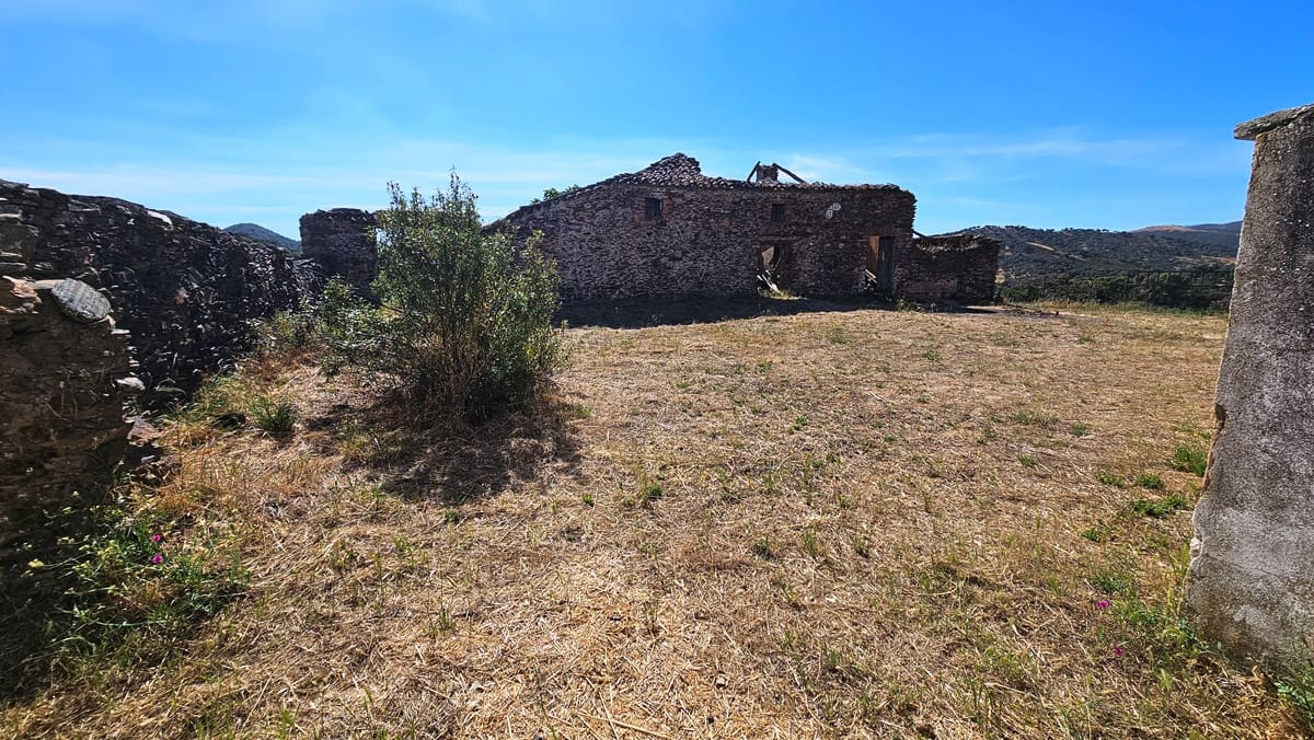 4 bedroom Finca/Country House for sale in Aracena - € 750,000 (Ref: 9857777)