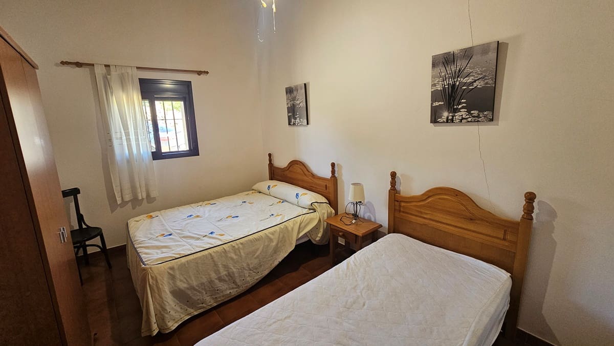 4 sypialnia Finka/Dom wiejski na sprzedaż w Higuera de la Sierra z basenem - 350 000 € (Ref: 9883457)